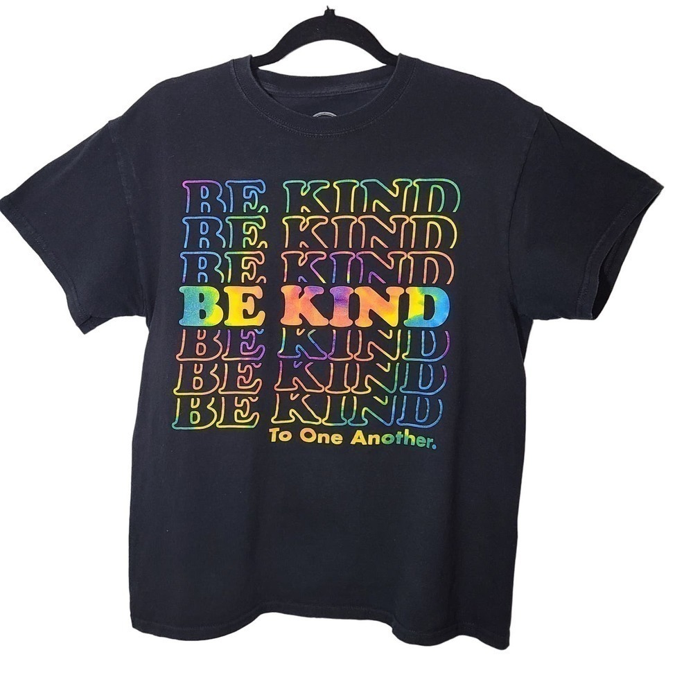 DOM
Be Kind To One Another 
Graphic Tee Shirt
Black Size‎ Medium